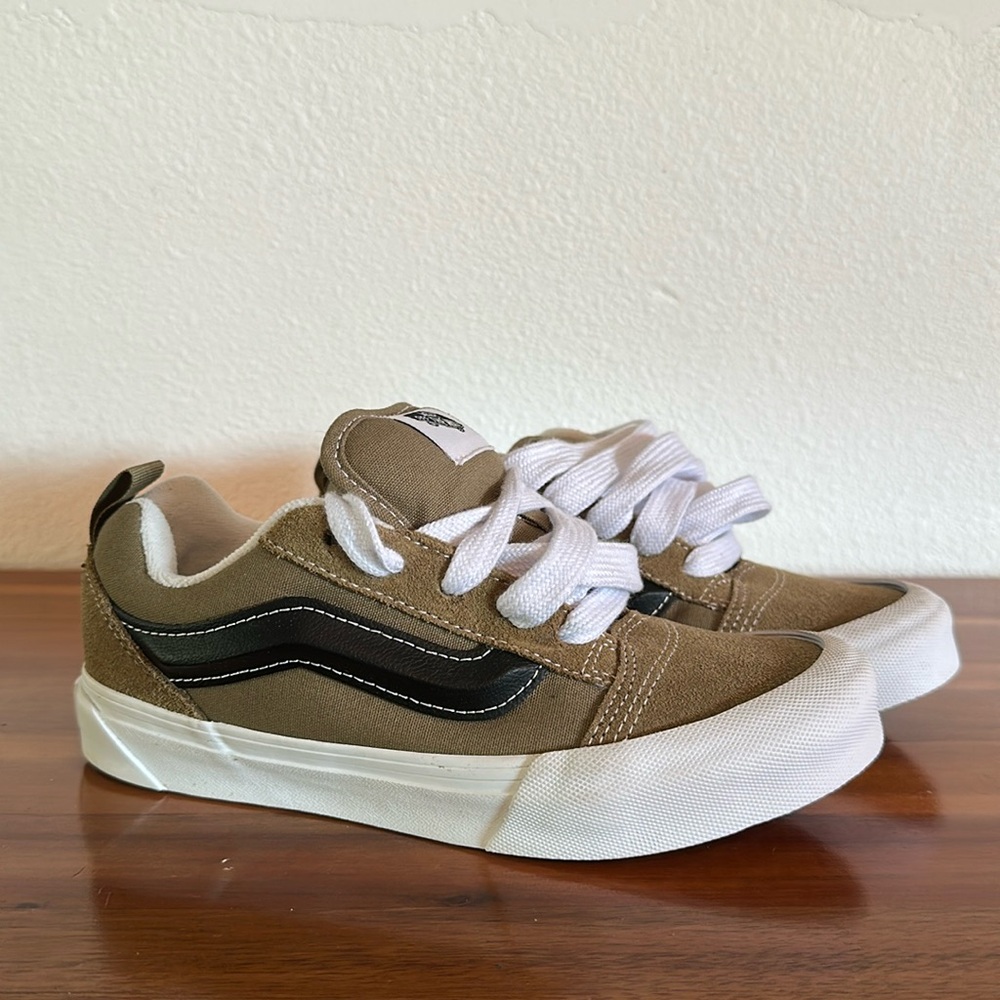 Vans Kids Knu Skool Shoe NEW never used Boys Size3